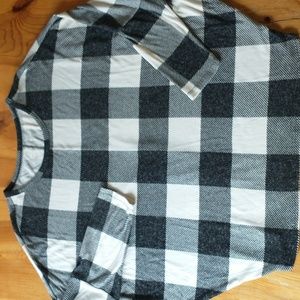 Woman's asymmetrical top